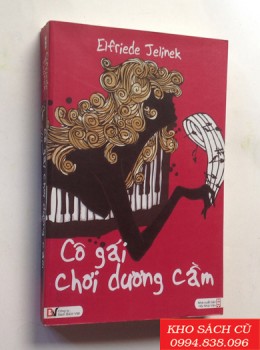Cô Gái Chơi Dương Cầm