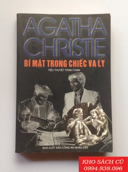 Bí Mật Trong Chiếc Vali